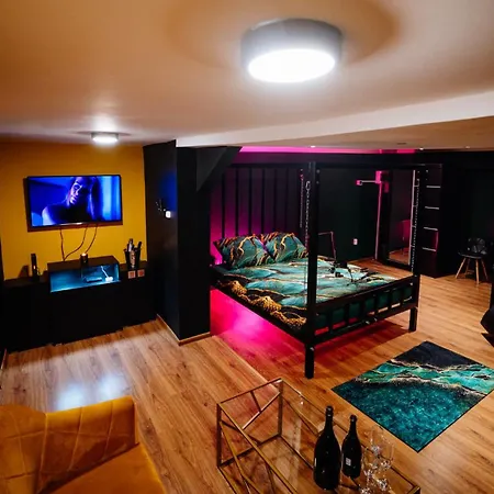 33 Apartment *