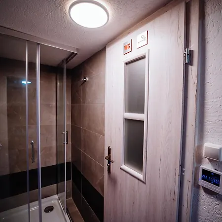 Apartment 33