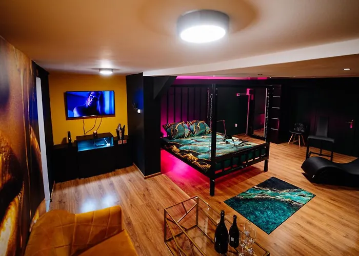 33 Διαμέρισμα *